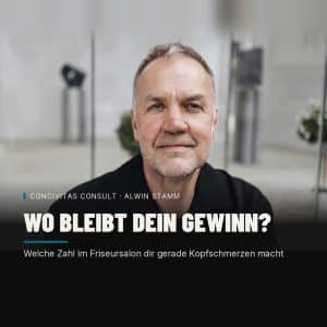 Saloninhaber prüft Kennzahlen und Gewinn im Friseursalon